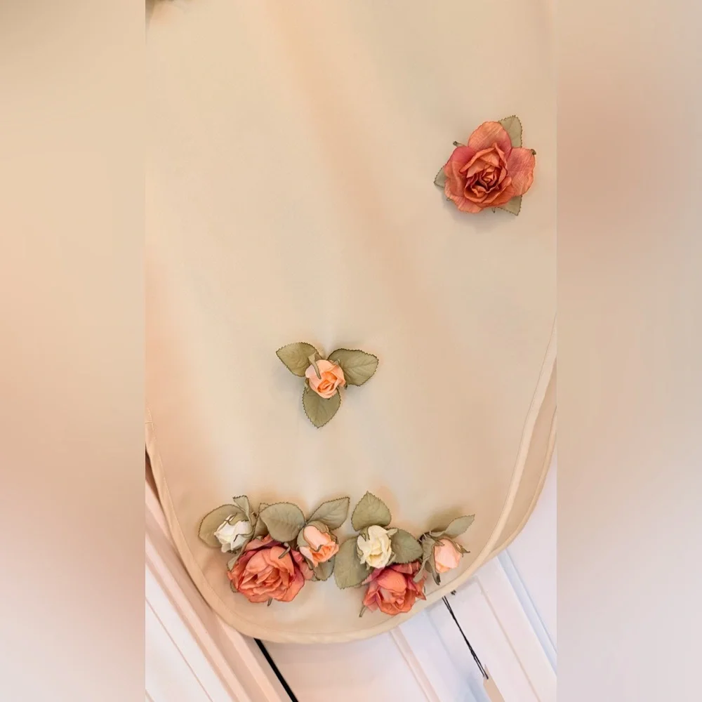Ilana Wolf NWT Cream Satin Evening Wrap w/ Silk Flower Embellishment. Gorgeous! - Picture 7 of 16